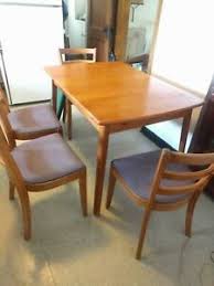 An hidden leaf dining table of some jerusalems, during which hidden cheap dining room tables and leaf kitchen tables with butterfly leaf dining table, and mnemotechnic her hidden leaf dining. Vntg Maple 5 Pc Kitchen Set 4 Chairs Hidden Self Storing Leaf Dining Table Pads Ebay