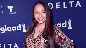 As of 2018, jazz jennings' age is eighteen (18) years old. Jazz Jennings Net Worth Birth Name Ethnicity Grandparents Parents Celebritydig