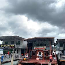 Kami menyediakan perkhidmatan penyewa house boat. Photos At Jetty Houseboat Tasik Kenyir Boat Or Ferry In Hulu Terengganu