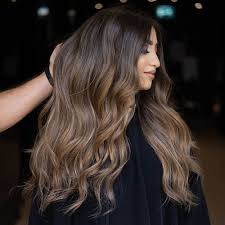 In this article, we are discussing several best methods to lighten hair without bleach. The Best Hair Color For Dark Hair No Bleach Required