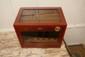 gl fronted humidor with cherry