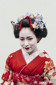 maiko geisha in gion kyoto pixers