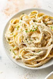 The recipe states that this makes 4 servings, but i would say that it easily doubled that. Quick Easy Alfredo Sauce Salt Lavender