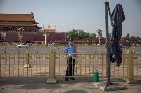 Today tiananmen square is an eerie place where chinese residents and tourists brush shoulders watched by countless security cameras. Tiananmen Was Painful Achieved Common Good Says Deng Xiaoping S Translator Life English Edition Agencia Efe