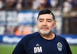 Diego recibió la nacionalidad argentina en el consulado en roma. De Grootste Aller Tijden Voetbalwereld Rouwt Om Diego Maradona 60 De Morgen