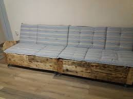Make his own bed and sofa from pallets haga su propia cama y sofá de pallets. Iztekli Obyavi Divan Ot Paleti Gr Shumen Tombul Dzhamiya Olx Bg