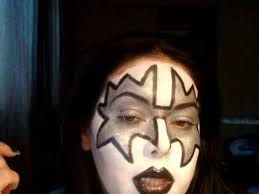 s in kiss makeup you