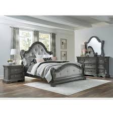Pulaski Vivian 2pc Upholstered Bedroom Set