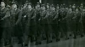 Češky a Řekyně byly v práci považované za nejlepší, říká historička o  nasazení žen v Británii za války | iROZHLAS - spolehlivé zprávy