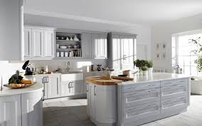 Her ne kadar parlak kullanımı yaygın akrilik kapakların yüzeyi son derecede düz ve parlak. 2019 Beyaz Mutfak Dolabi Modelleri Besiktas Mutfak