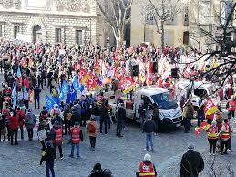 Défense des retraites, du monde à Avignon et le 7 mars en ligne de mire -  ROUGE CERISE