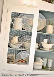 Colonial tin works oval chicken wire basket small decorative farmhouse centerpieces bathroom storage organizer metal bin with handles for kitchen cabinets, pantry, laundry room, gold $19.99 $ 19. Summer Farmhouse Decorating Tips Town Country Living Ideas Muebles Reciclados Decoracion De Muebles Renovacion De Muebles