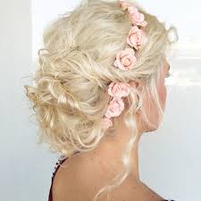 These are very sophisticated and very elegant looking wedding hairstyles for long hair. 20 Soft And Sweet Wedding Hairstyles For Curly Hair 2021