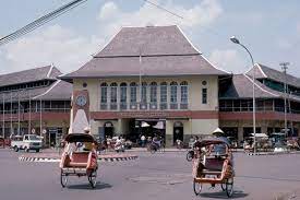 Gambar diambil dari: https://www.goodnewsfromindonesia.id/2018/05/21/mengulik-pasar-gede-solo-pasar-tradisional-terbaik-di-jawa-tengah