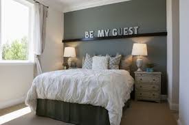 18 tips to make your guest room feel