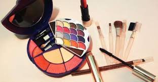 rectangular plastic polished makeup kit