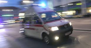 Ein auto war am südring gegen eine hausfassade geprallt und auf dem dach liegen geblieben. Zwei Tote Und Ein Verletzter Nach Schwerem Autounfall In Klagenfurt Tiroler Tageszeitung Online Nachrichten Von Jetzt