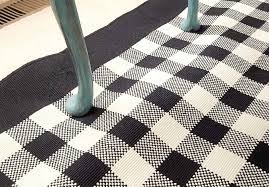 area rugs from buckling