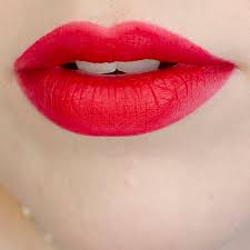 apply lipstick tutorial