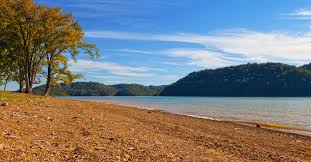 Dale hollow lake is popular for boating, fishing and hiking. Dale Hollow Lake Vacation Rentals From 121 Hometogo