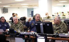 T.C. Millî Savunma Bakanlığı on Twitter: "Millî Savunma Bakanı Hulusi Akar  ve beraberindeki Komutanları, Hava Kuvvetleri Komutanı Org. Hasan  Küçükakyüz karşıladı. Bakan Akar, Irak'ın kuzeyindeki terör hedeflerine  yönelik bu gece itibarıyla “PENÇE-KİLİT