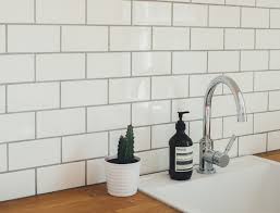 pro tips for choosing tile grout color