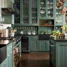 Opt for lime green cabinets with flat lacquered doors, crisply lined white quartzite countertops, and light wood furnishings to fashion streamlined modern looks. 75 Beautiful Kitchen With Green Backsplash And Black Countertops Pictures Ideas March 2021 Houzz