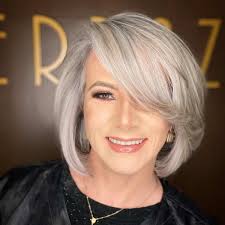 Short silver hair is what many women associate with age. 18 Youthful Hairstyles For Women Over 60 With Grey Hair