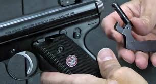 reemble a ruger 22 pistol in 16