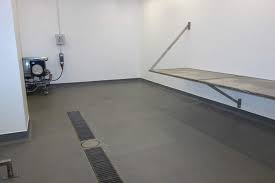 sloping industrial concrete floor