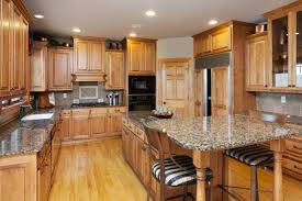 what color countertops go with maple