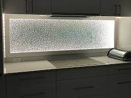glass backsplashes going out of style