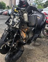 27 mayıs 2018 tarihinde geçirdiği motosiklet kazası sonrasında ümraniye eğitim ve araştırma hastanesi'ne kaldırılan arda öziri 39 yaşında hayatını kaybetti. Oyuncu Arda Oziri Motosiklet Kazasinda Hayatini Kaybetti Arda Oziri Kimdir Magazin Haberleri