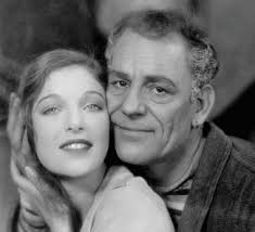 lon chaney sr gives advice to an extra