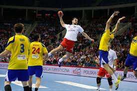 Po boisku zawodnik może poruszać się z piłką poprzez kozłowanie je. Pilka Reczna Polska Wygrywa Z Rumunia Magiczny Krakow