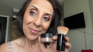 bare minerals foundation and brush