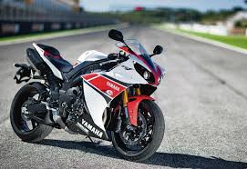 According to bruce wilson, who's tested the 2012 yamaha r1 for motorcycle sport & leisure's december issue this year, the new r1's traction control most certainly doesn't feel as. Yamaha R1 2012 2014 Review Speed Specs Prices Mcn