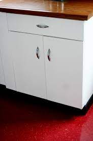love my 50s, metal kitchen cabinets