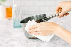 cleaning snless steel cookware