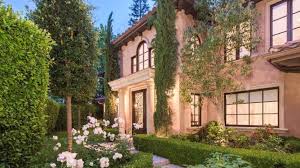 You most likely know by now that kim kardashian and kanye west live in an abandoned museum. Curves Ahead Kim Kardashian S Former 90210 Home Is Up For Sale Realtor Com