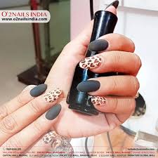 black white nails art design o2