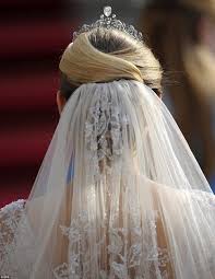 Such accessories boho lace juliet cap veil with long hair down. Cool Stuff Ever Wedding Hairstyles For Short Hair With Veil And Tiara