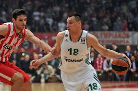 Spanoulis playing with the red shirt just a few months after his transfer from panathinaikos music: On This Day 2014 Spanoulis Hits Game Winner Vs Panathinaikos News Welcome To Euroleague Basketball
