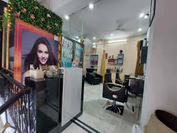 top beauty parlours in saket delhi