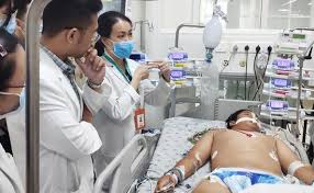Nhiễm khuẩn huyết: Ngã trầy xước gối, bé trai 14 tuổi bị nhiễm khuẩn huyết  toàn thân | VTV.VN
