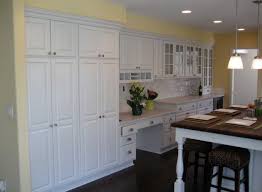 to paint kitchen cabinets pros