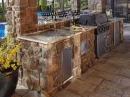 Outdoor Kitchens And Bars