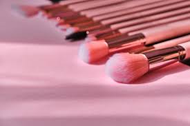 professional fluffy pink makeup brushes