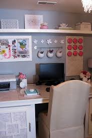 ideas to decorate your office desk