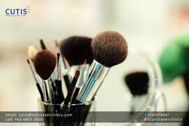 do dirty makeup brushes cause breakouts